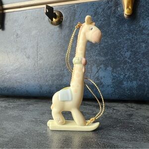 Giraffe Ornament 1998 Precious Moments Christmas Keeps Looking Up collectible